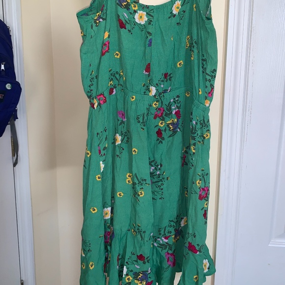 Green and Floral Patterned Express Dress - Picture 3 of 4